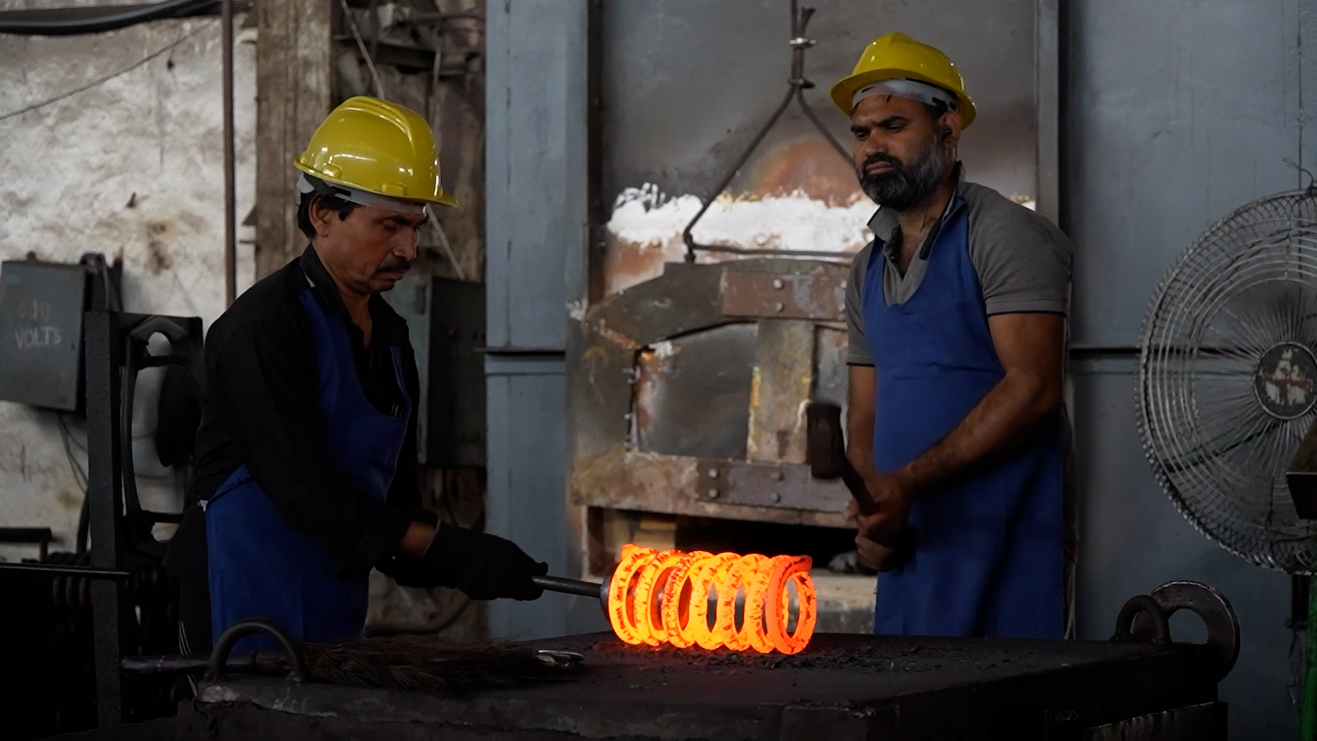 factory-main.00_00_59_37.Still018